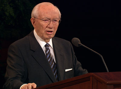 President Hinckley's Family Not Discussing Chemo