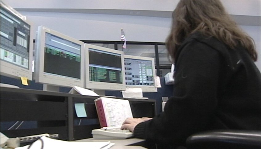 911 Dispatch Center Shuts Down Computers for a Time