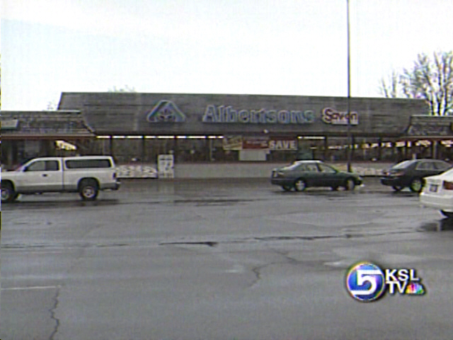 Gas Smell Forces Evacuation of Grocery Store