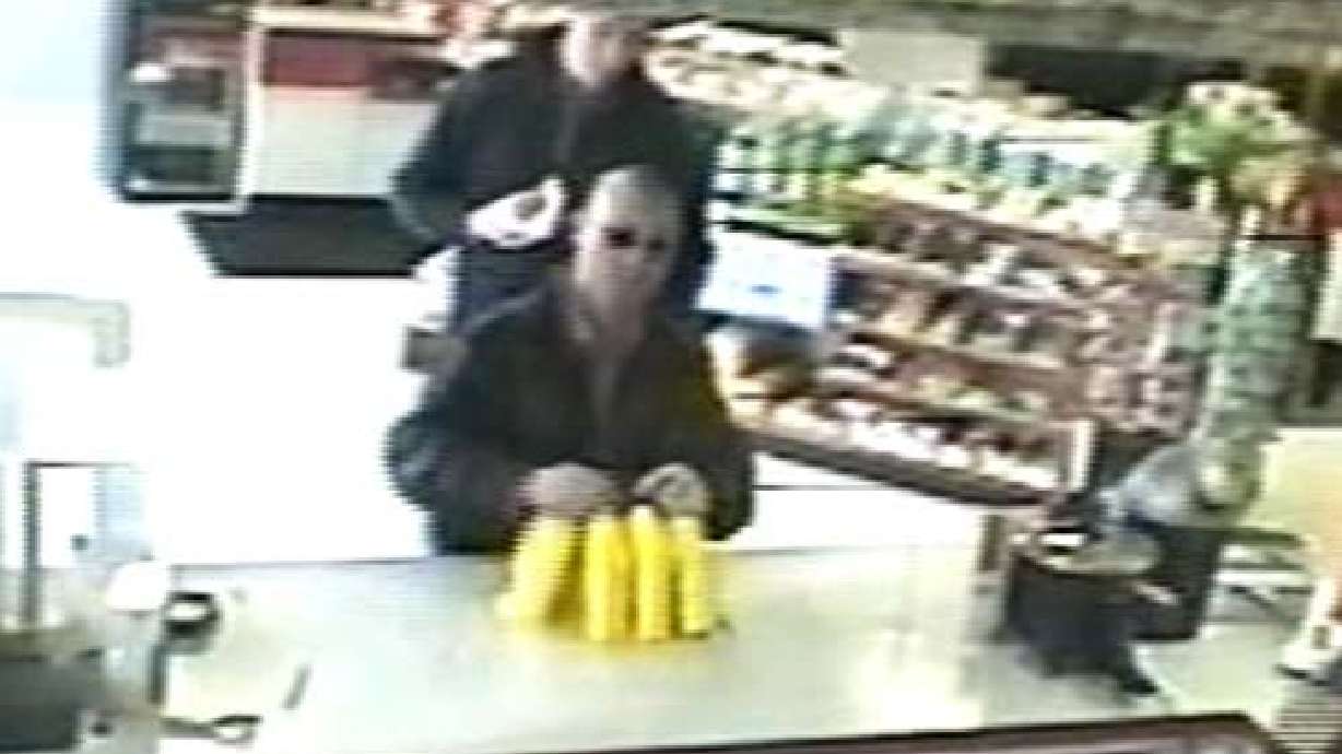 Surveillance Video Catches Motorcyle Burglars