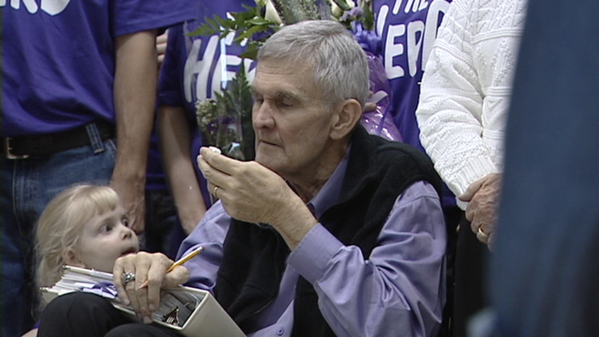 Tooele Basketball Coach Dies of Cancer