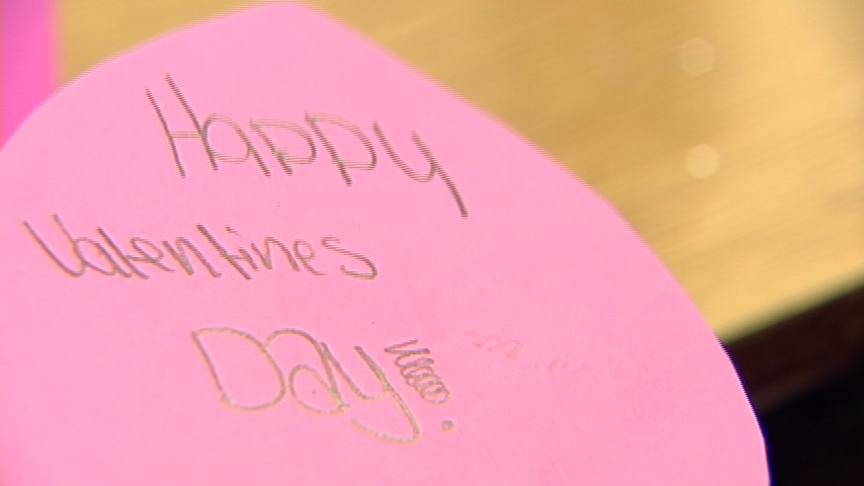 Utah Elementary School Make Valentines For Injured Soldiers