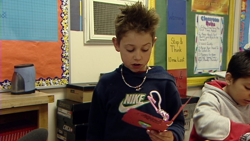 Utah Elementary School Make Valentines For Injured Soldiers