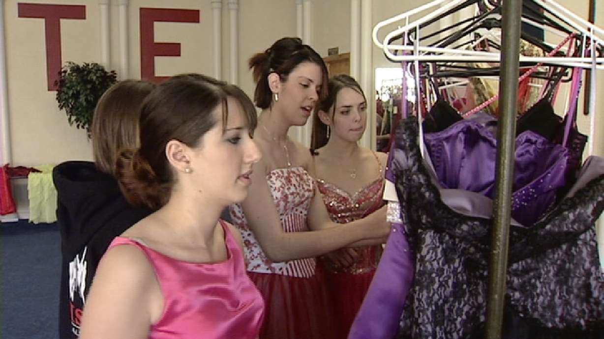 'Becca's Closet' Making Prom Reality for Students