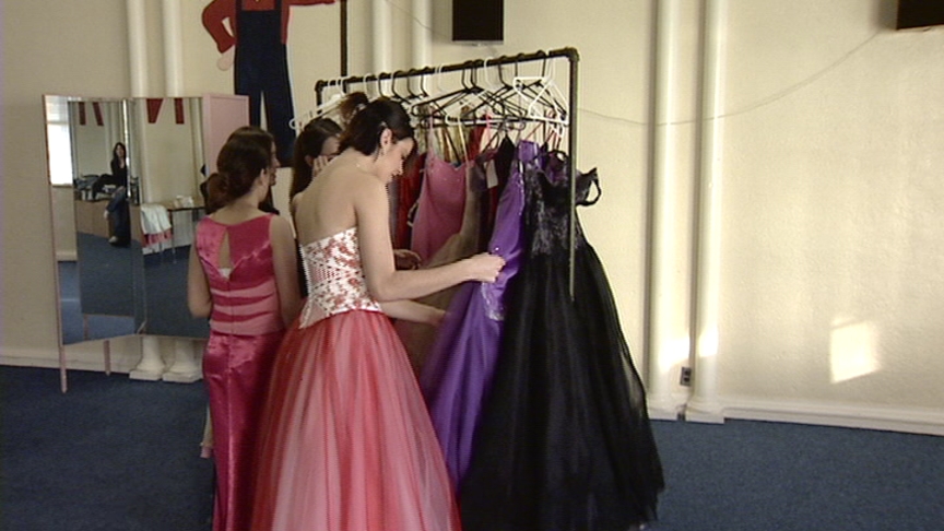 'Becca's Closet' Making Prom Reality for Students