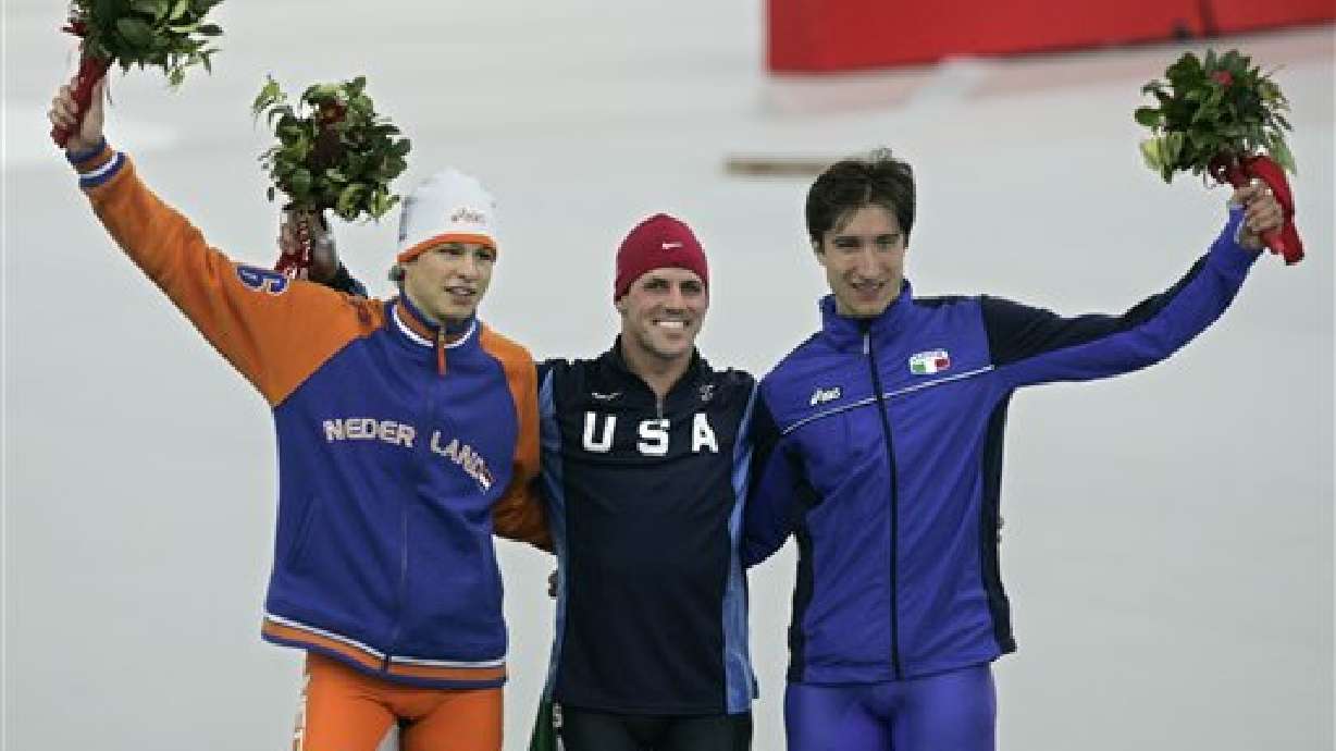 Chad Hedrick Skates to Gold