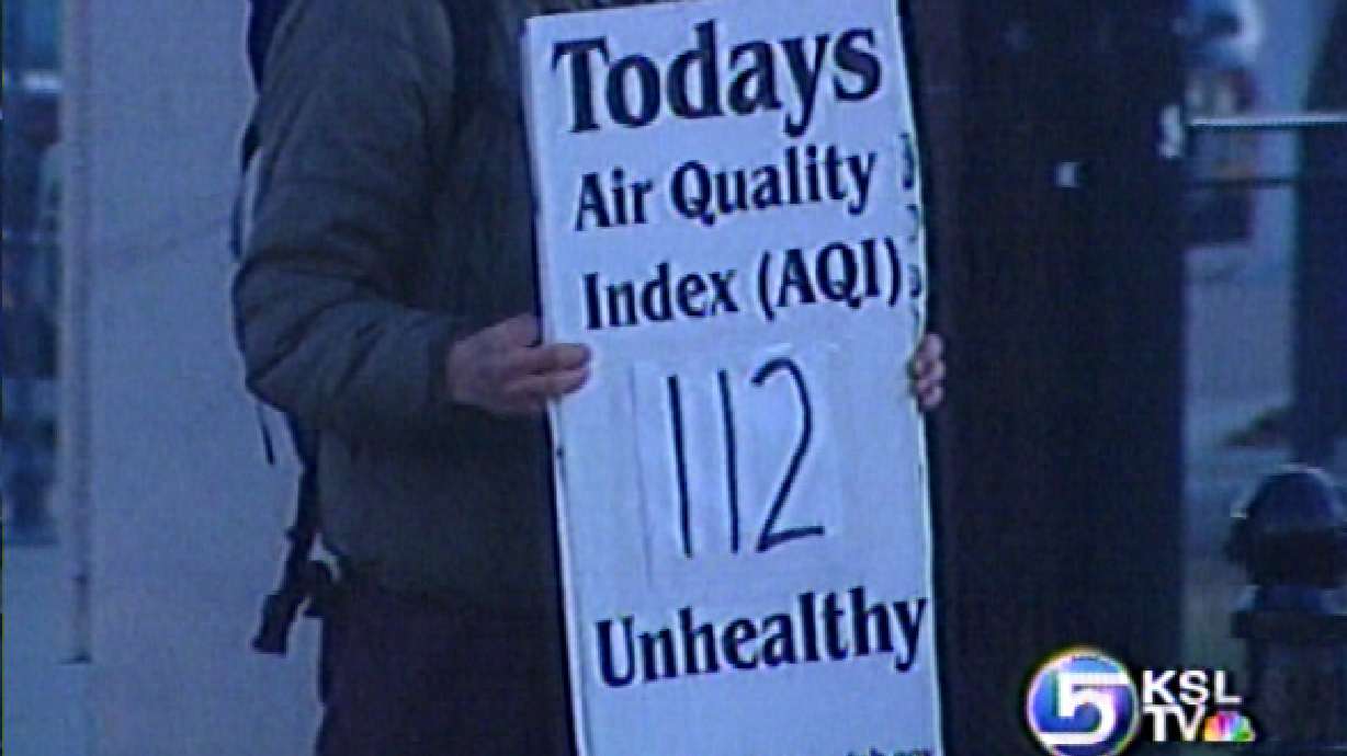 Smog Prompts One-Man Protest