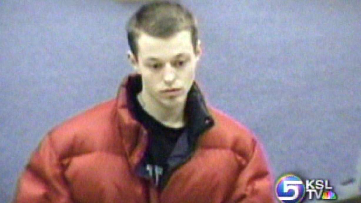 Surveillance Videos Catch Clear View of Robbers