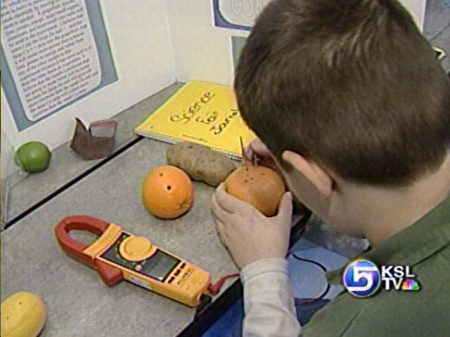 Sixth Graders Gather for Science Experiments