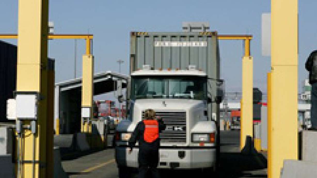 Bush Expresses Concern About Collapse of Port Deal