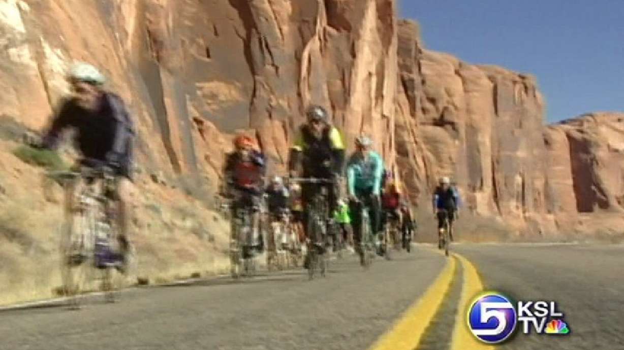 Hundreds Ride in the Moab Skinny Tire Festival