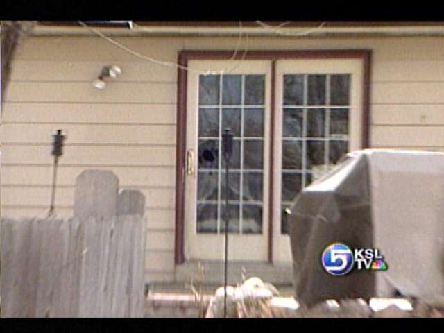 Alert Neighbor Helps Thwart Teen Burglars