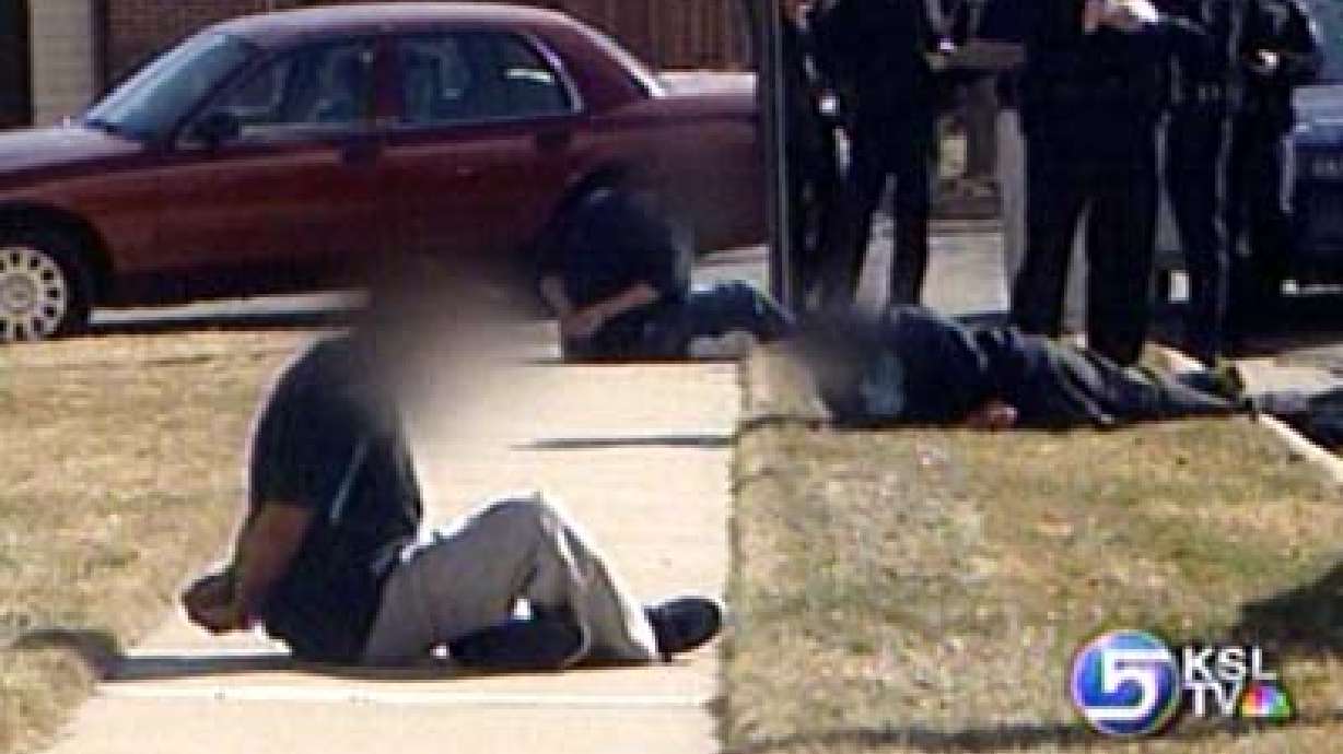 Alert Neighbor Helps Thwart Teen Burglars