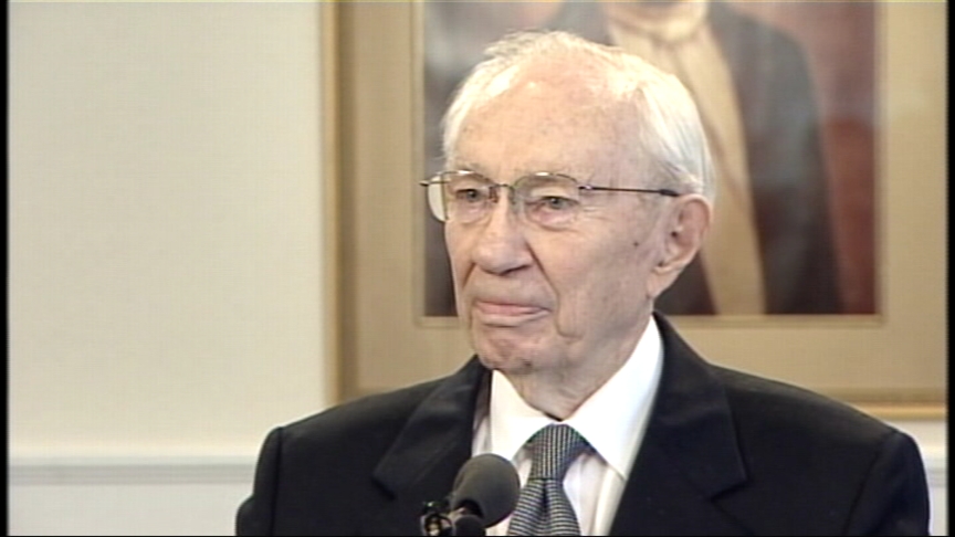 President Hinckley Prepares to Travel Again