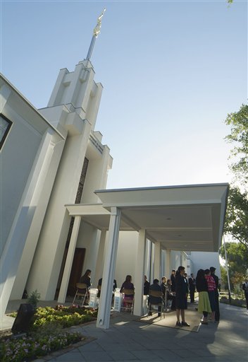 The Mormon Church's Temple, which was rededicated during a ceremony by Gordon B. Hinckley, President of the Church of Jesus Christ of the Latter-day Saints, is seen in Santiago, Chile, Sunday, March 12, 2006. (AP Photo/Jesus Inostroza)