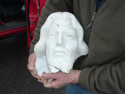 Police Recover Head of Christus Statue