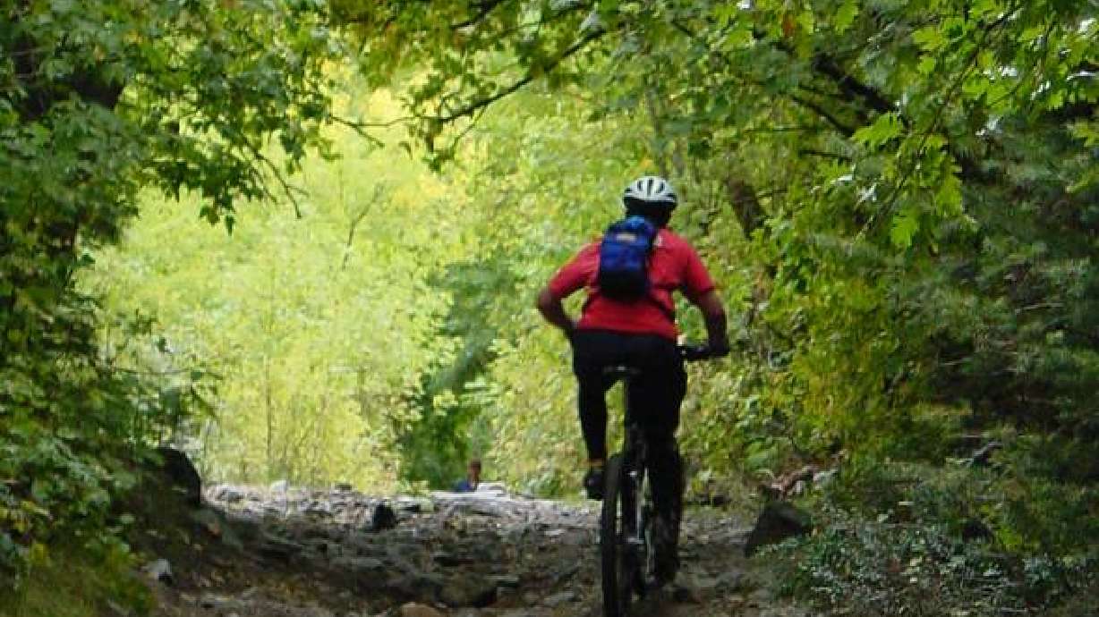 Hikers, Cyclists Lobby for Veto of Eminent Domain Restriction