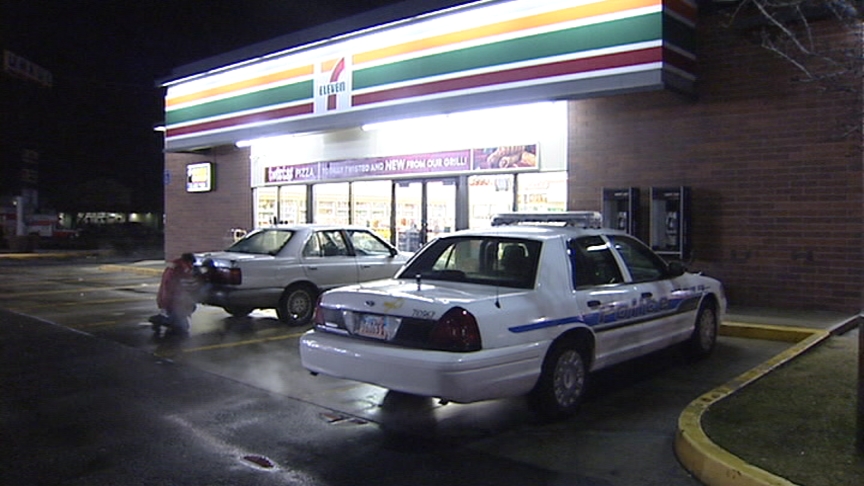 Clerk Injured in Convenience Store Robbery