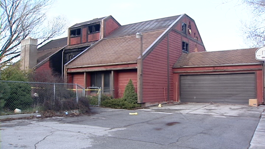 Fire Destroys Murray Home