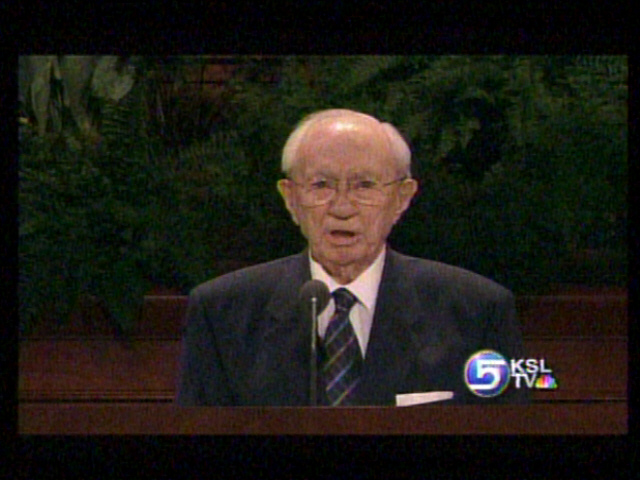 Pres. Hinckley Reflects to Conference Audience