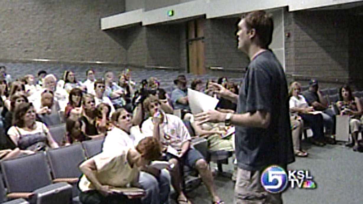 Students Heading to Broadway Despite Bankrupt Company