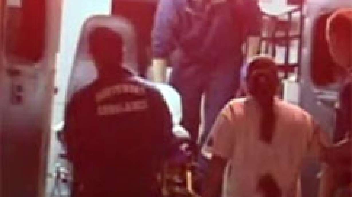 15-Year-Old Girl Shot, Calls 911