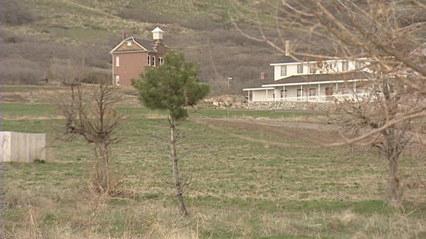 Neighbors Upset with Heritage Park Decision to Lease Land 