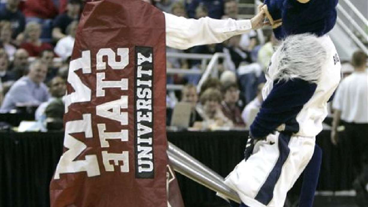 'Big Blue' torments 'Pistol Pete' for $100