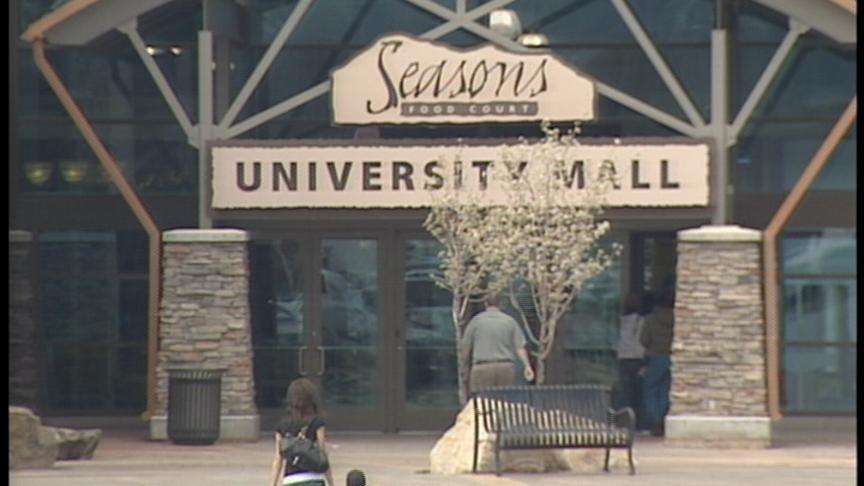 Man Allegedly Had Sex With 13-Year-Old Twice in Mall Bathroom