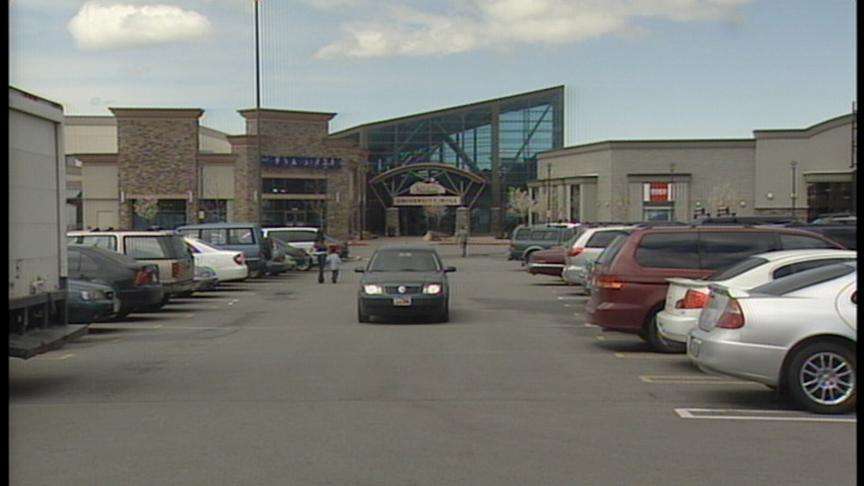 Man Allegedly Had Sex With 13-Year-Old Twice in Mall Bathroom