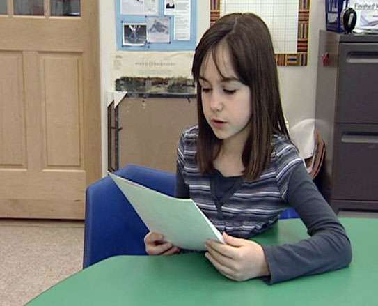 Dina reads the letter she wrote to President Obama