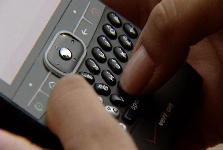 Shurtleff warns casinos & alcohol companies to follow Utah e-mail law