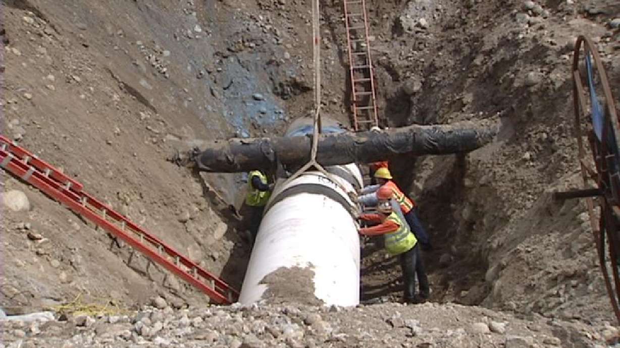 Final Piece of Pipe Placed in Point of the Mountain Aqueduct