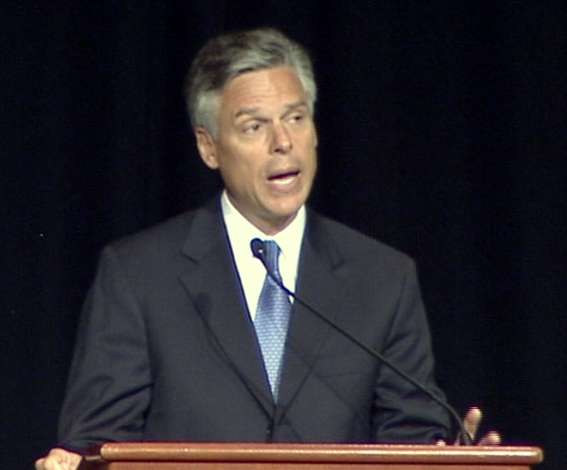 Gov. Jon Huntsman speaks at the 2009 Economic Summit for Business Leaders