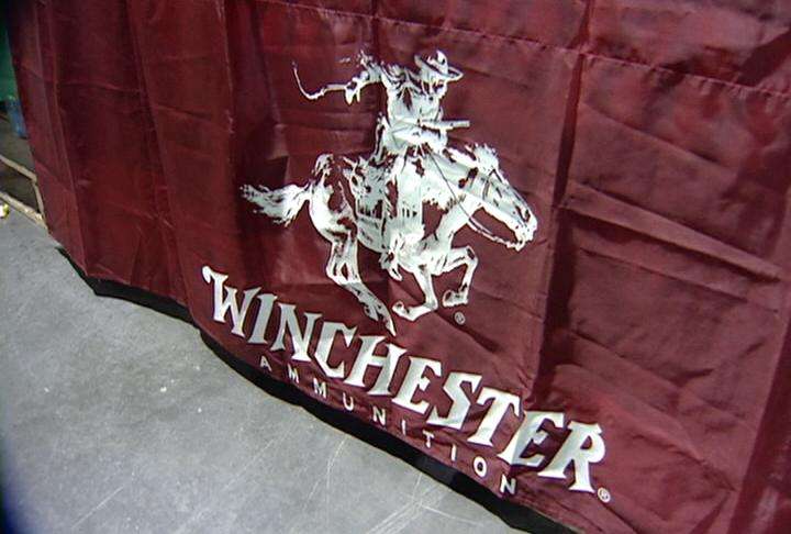 Many flock to gun show for firearms, ammunition