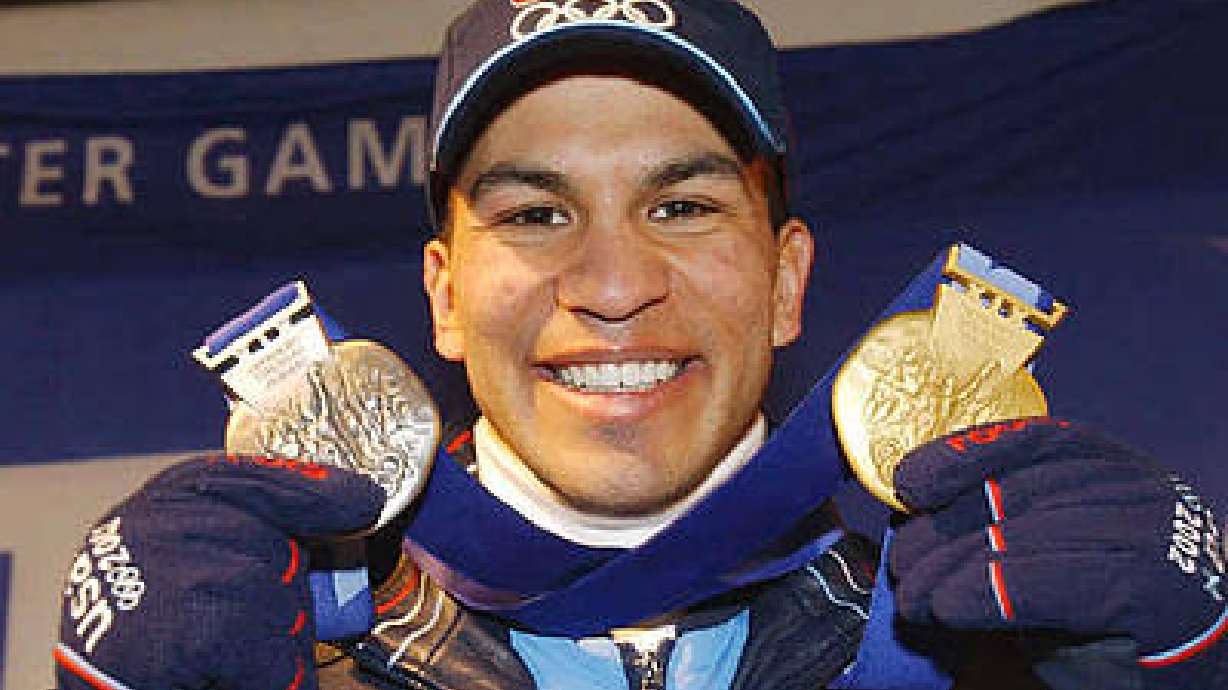 Former Olympian Parra to coach US speedskaters