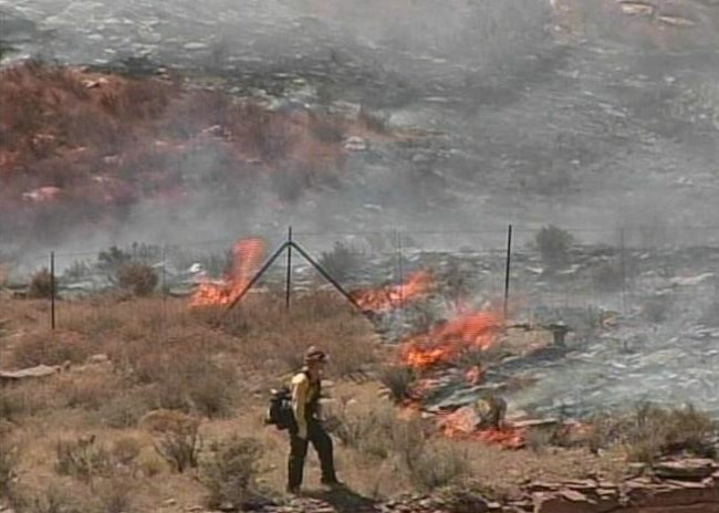 Wildfire Briefly Threatens Homes in S. Utah