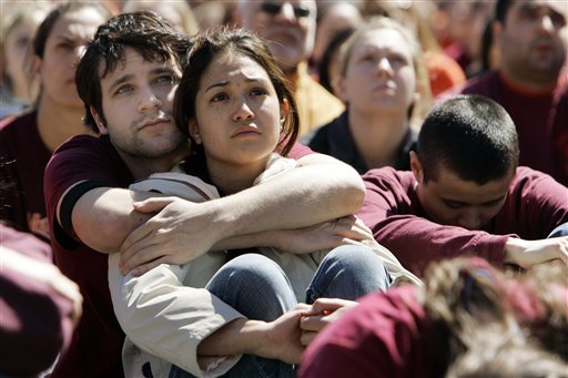 Utah College Students Pay Tribute to Virginia Tech Victims