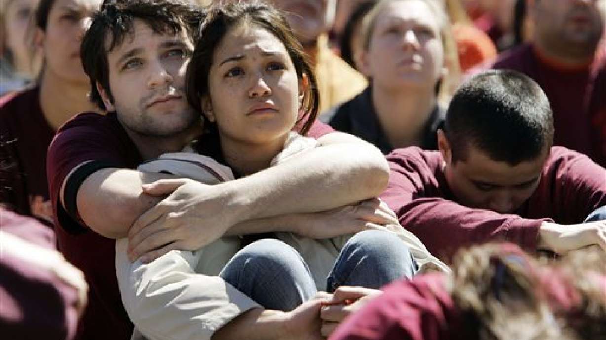 Utah College Students Pay Tribute to Virginia Tech Victims