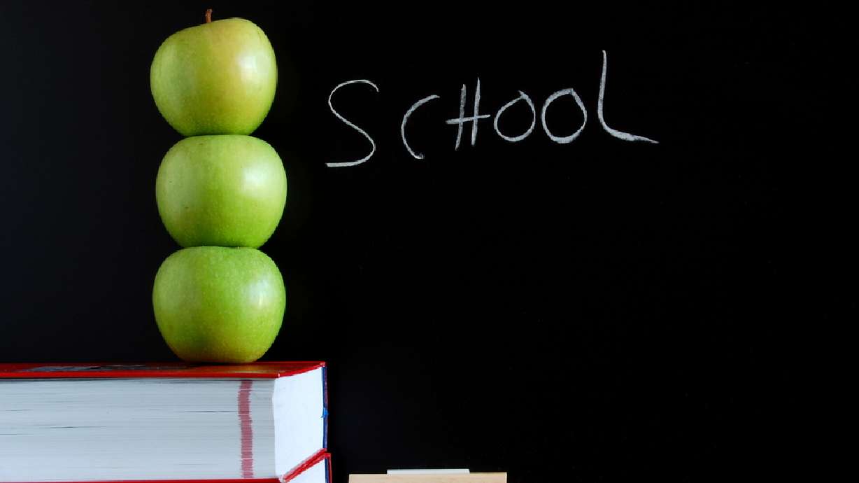 Survey: 2 out of 5 teachers unsatisfied with jobs