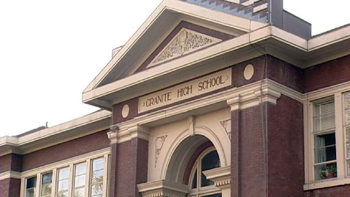 Granite students mark end of an era as school prepares to close