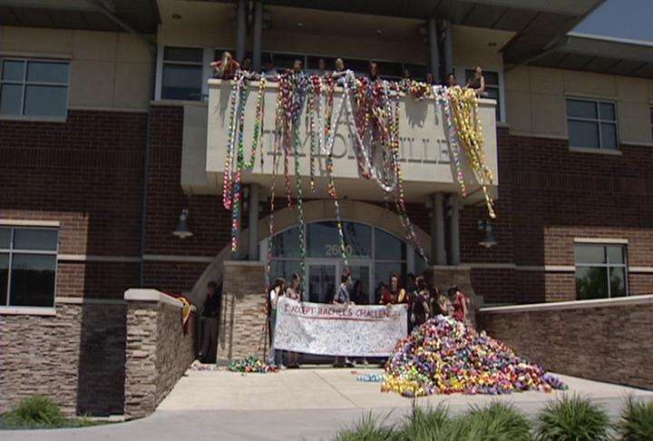 Students create mile-long chain of kindness
