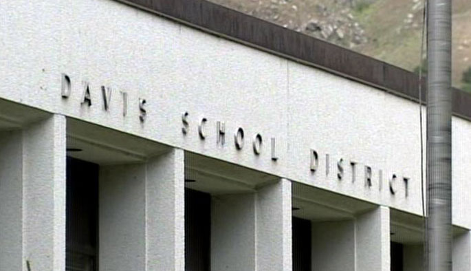 Davis district considers cutting 2 school days