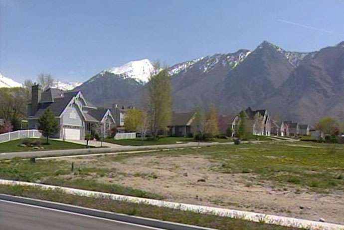 Lone Peak police searching for burglary suspect