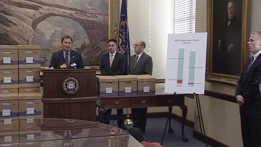 School Voucher Opponents Gather Enough Signatures for Repeal Vote