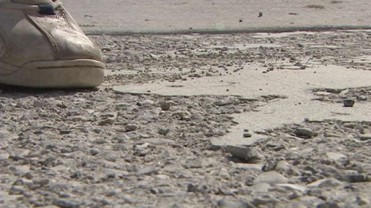 Hundreds of Homeowners Report Crumbling Driveways