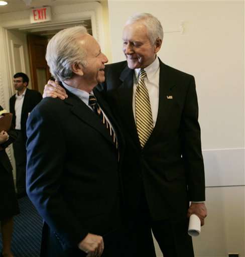 Hatch, Lieberman Sponsor Bill to Give House Votes to D.C., Utah