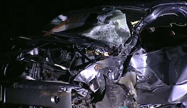 2 injured in Magna wreck