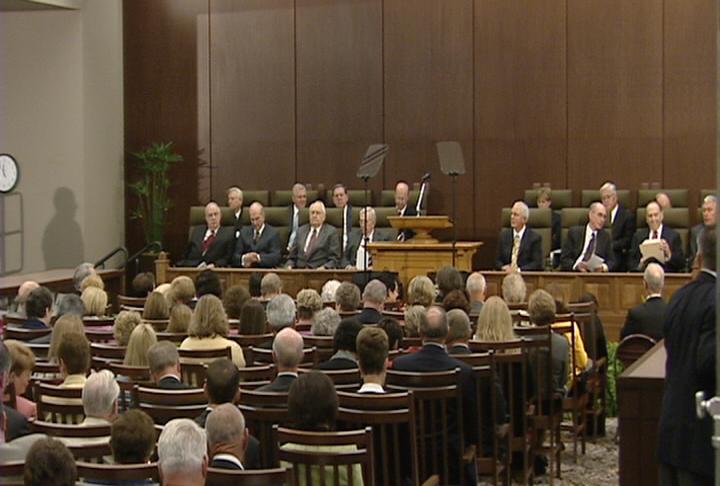 President Monson dedicates LDS Church History Library