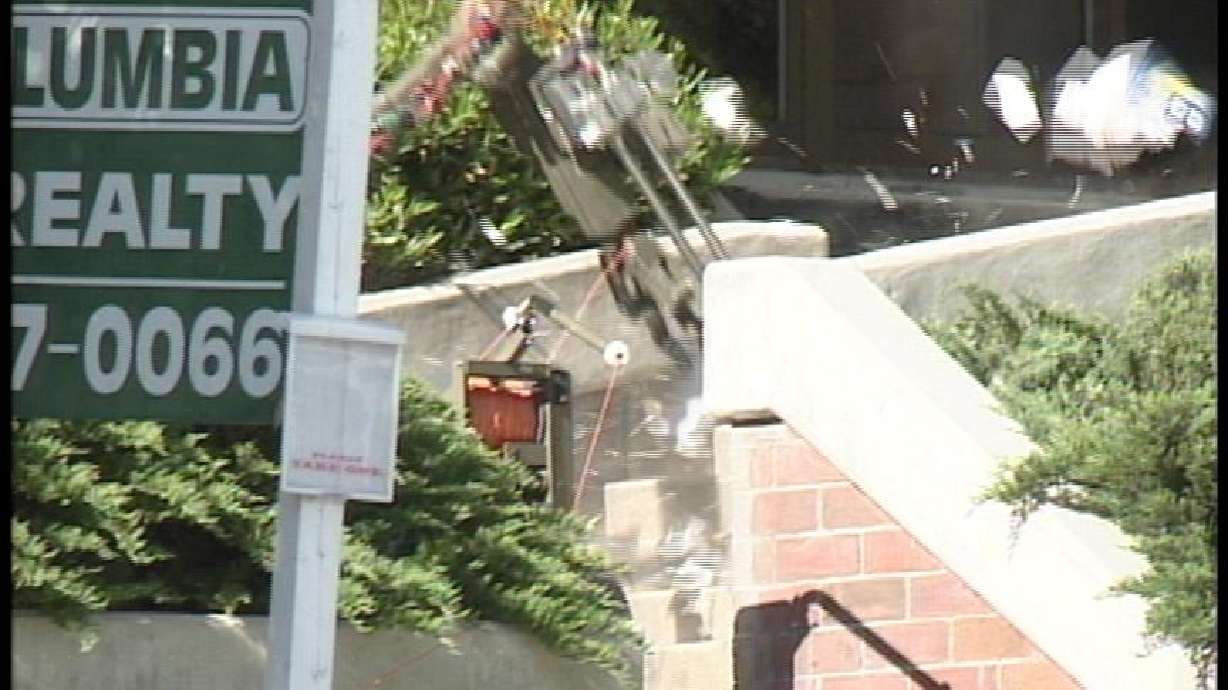 Bomb Squad Blows Up Suspicious Package Near South Temple